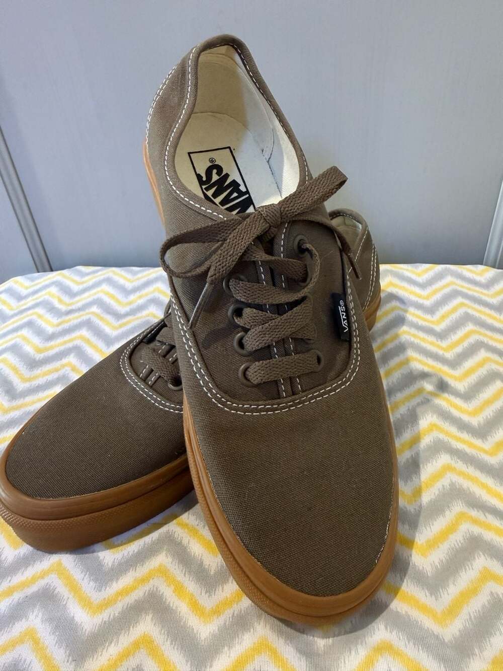 Vans Authentic Gumsole Sneakers Low lace top Brown Canvas Men's Size 6.5 Women's